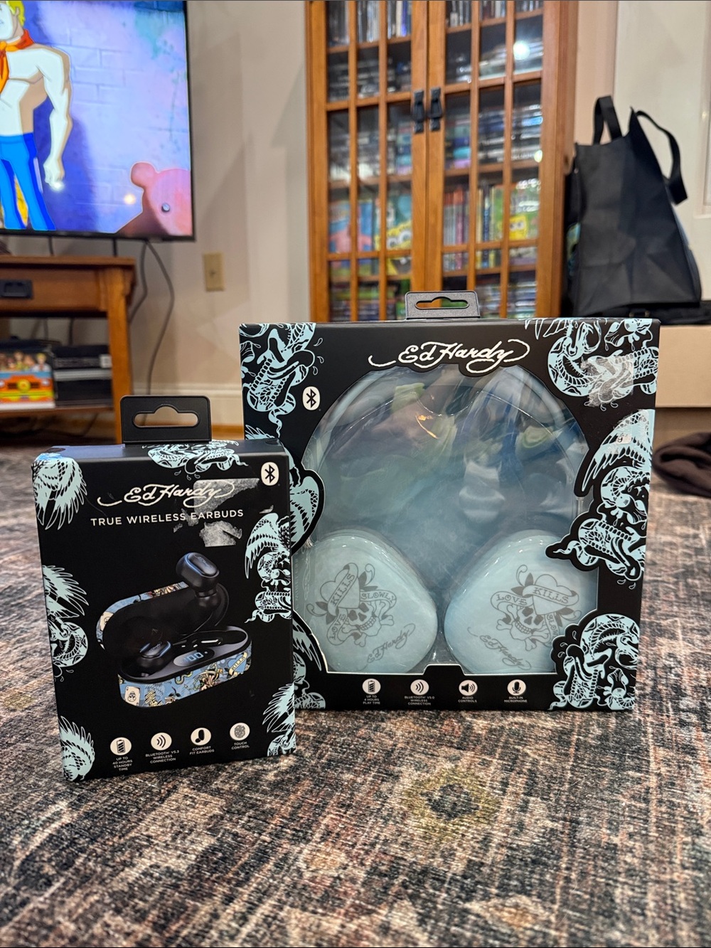 NWT Ed Hardy Blue Graphic Wireless Headphones and Earbuds Set